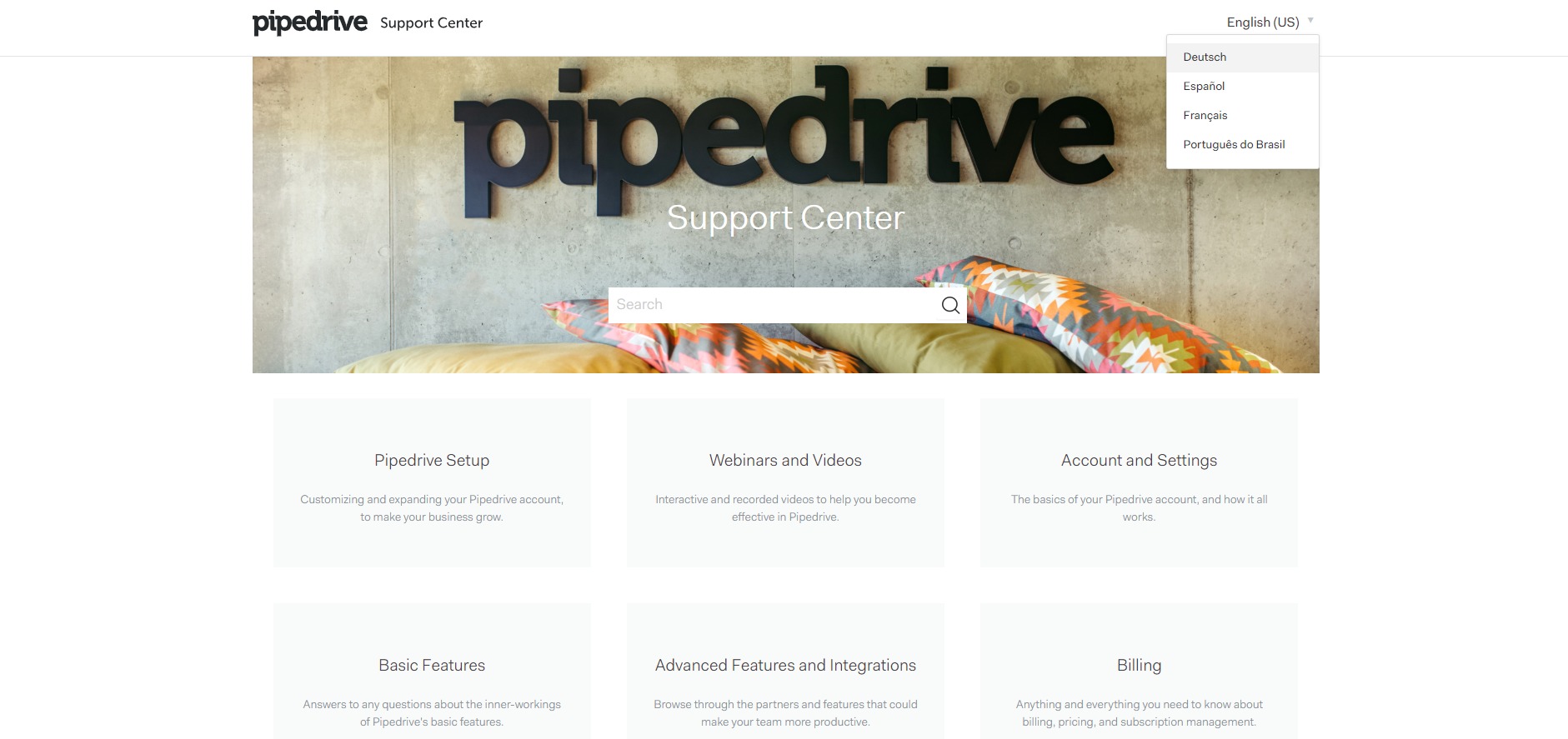 Pipedrive support center, eli tukikeskus, ei ole saatavilla suomeksi.