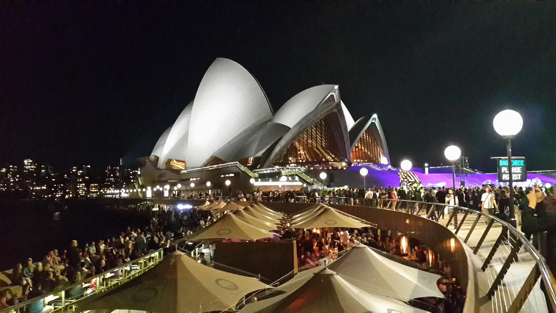 Päivä 21: Sydneyn oopperatalo. Vaikka Sydneylla on legendaarinen maine, se on loppujen lopuksi ihan tavallinen kaupunki.